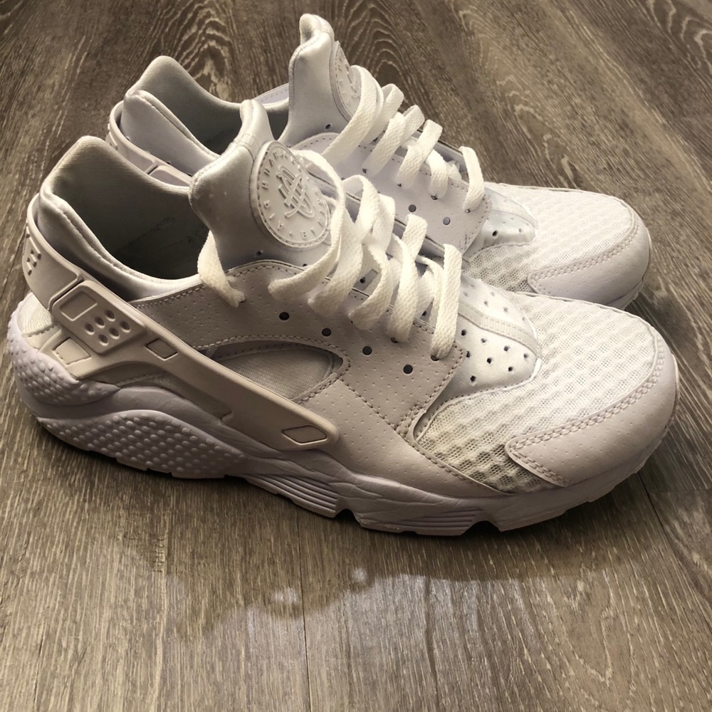 ⭐️SOLD⭐️ Nike Air Huarache Triple White 318429-111 - Picture 5 of 11
